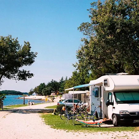 Semesterbostad Holiday Home Camping Valkanela.4