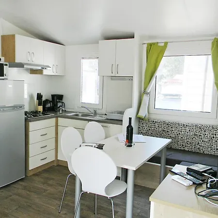 Semesterbostad Holiday Home Camping Valkanela.4 Vrsar