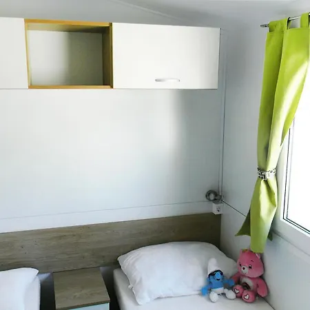 Semesterbostad Holiday Home Camping Valkanela.4